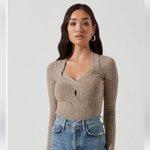 Twist Front Sweater - TAUPE / M